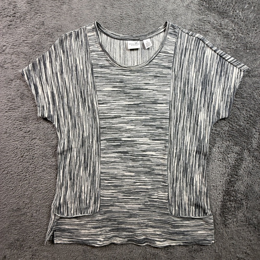 Weekends By Chicos Gray Knit Long Shirt Blouse Size 1 Pockets Short Sleeve